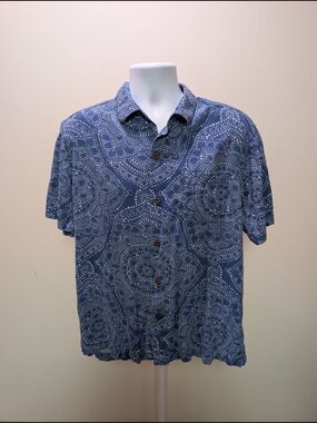 Tori Richard Blue and White Printed Short-Sleeve Button-Down Shirt